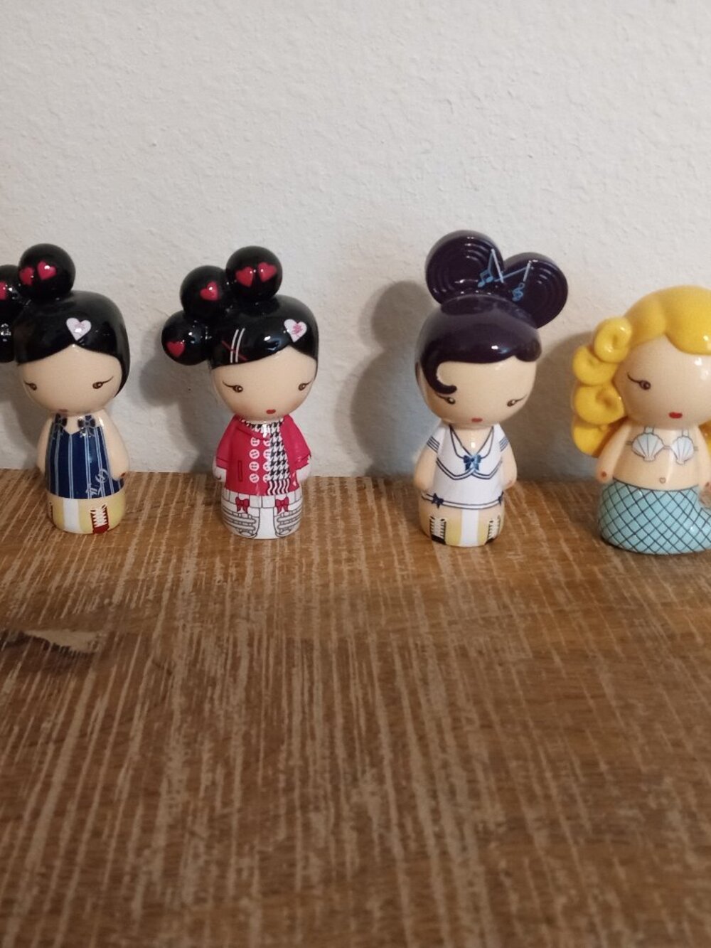 LOT OF 6 Harajuku Lovers Dolls